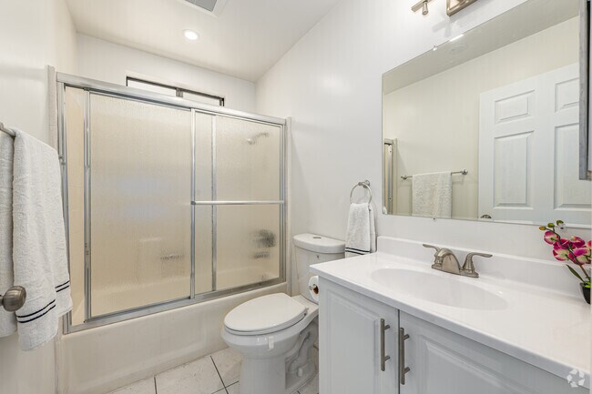 1 habitación, 1 baño - 625 pies cuadrados - Baño - 142 S Normandie Ave