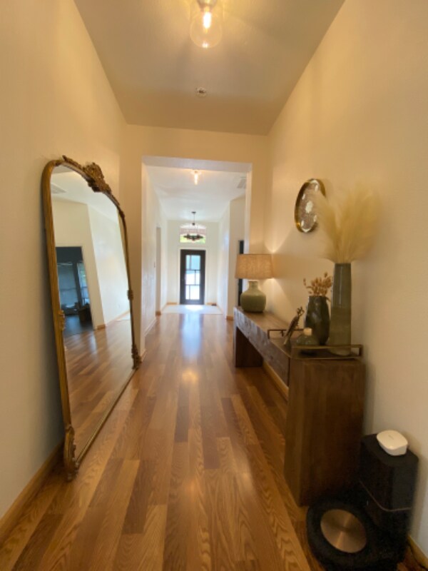 Foto del edificio - 1215 Heather Brook Dr