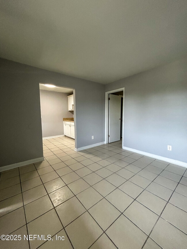 Building Photo - 1122 Woodruff Ave