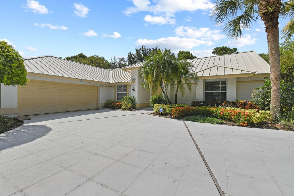 Foto principal - 6565 Winding Lake Dr