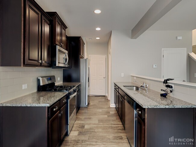 Building Photo - 5007 Red Poll Dr