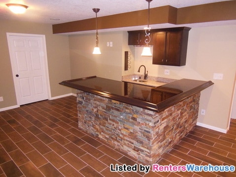 Building Photo - 10168 Florida Cir N