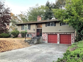 Building Photo - 12239 Oak Tree Pl SW