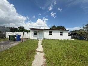 Building Photo - 1631 NW 14th Ct