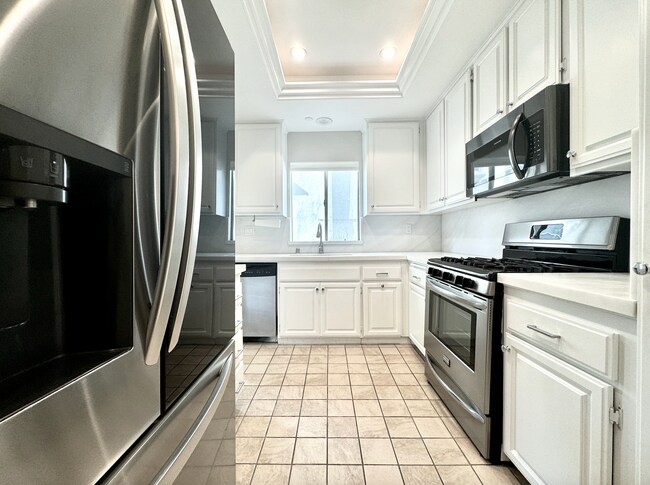 Foto del edificio - 1930 S Beverly Glen Blvd