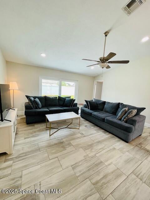 Building Photo - 878 Yorktowne Dr