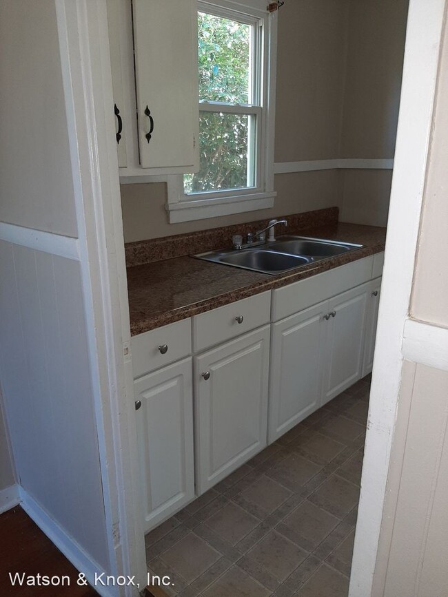 Building Photo - 1 br, 1 bath Apartment - 411 Bethany Drive