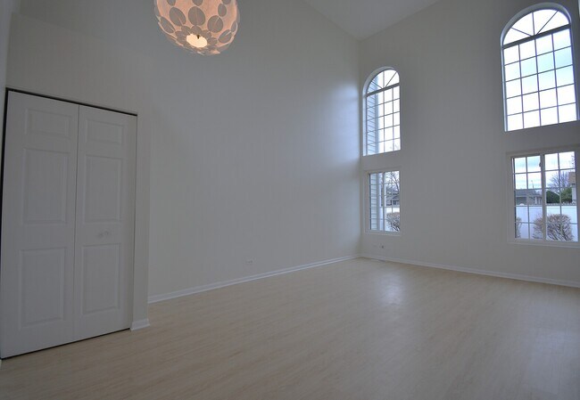 Building Photo - 1151 Longford Rd