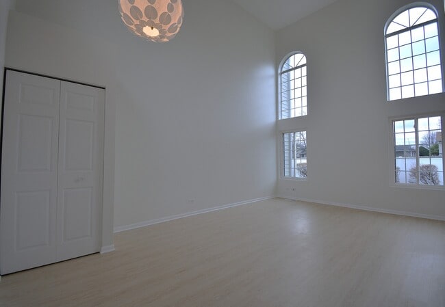 Foto del edificio - 1151 Longford Rd