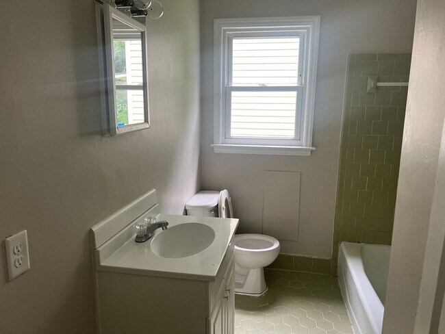 Foto del edificio - Renovated 2 Bedroom House