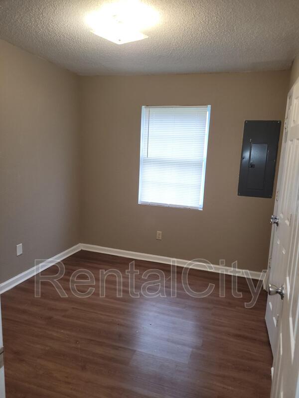 Building Photo - 1401 Meeks St