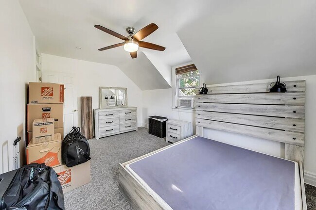 Foto del edificio - 869 N McKinley Rd