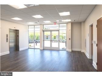Building Photo - 4500 Linden Hill Rd