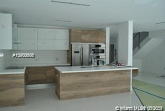 Building Photo - 12351 SW 82nd Ave