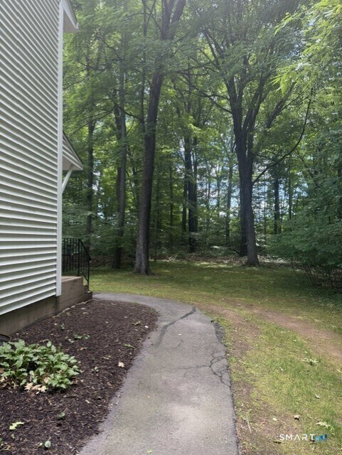 Building Photo - 453 Robin Ct