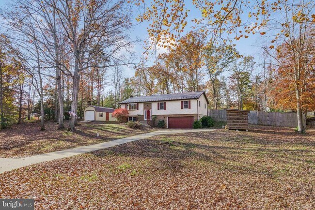 Foto del edificio - 22397 Armstrong Dr