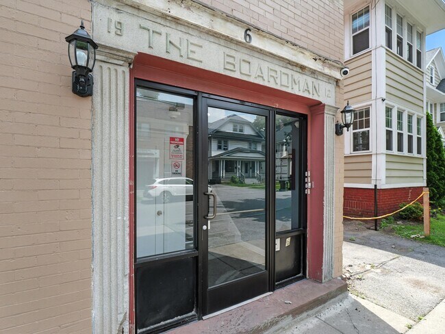 Building Photo - 6 Boardman St