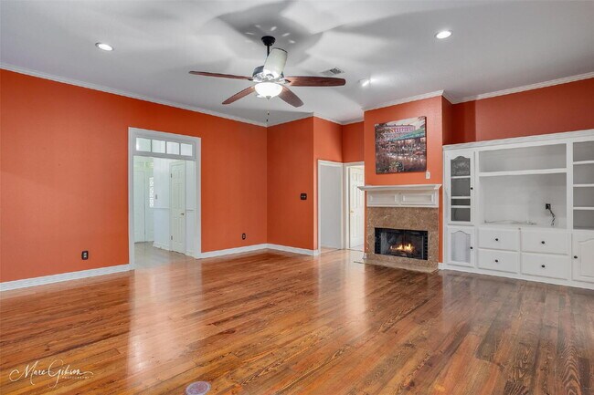 Building Photo - "Elegant 4-Bedroom Home in Bossier City with Granite Countertops & Cozy Fireplace!"