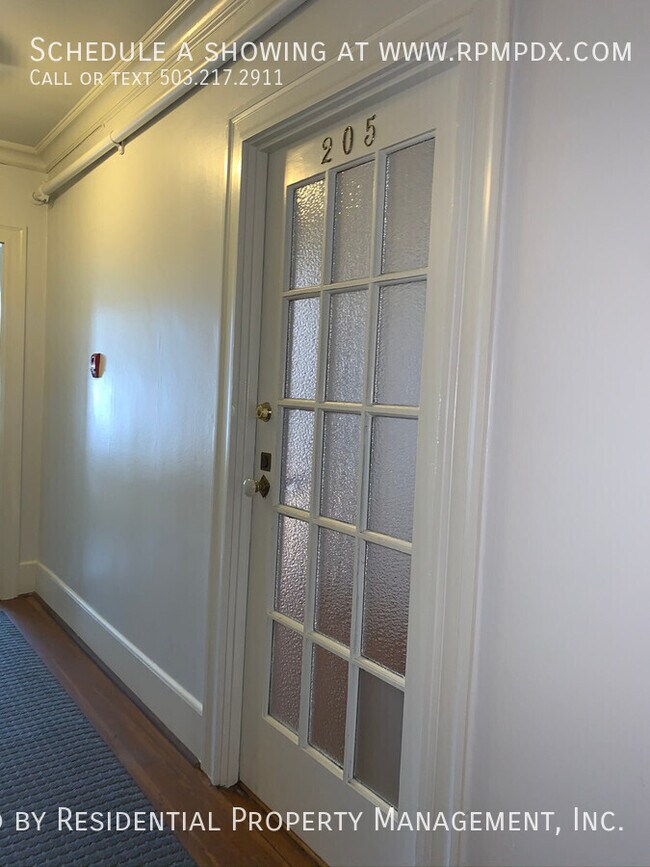 Foto del edificio - 1811 NW Couch-205