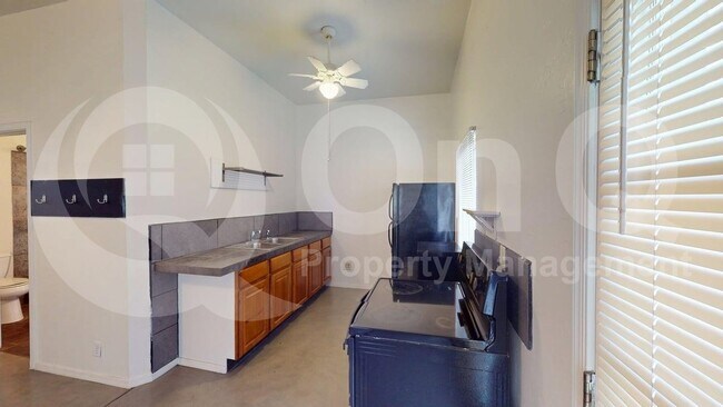 Foto del edificio - 216 E Waverly St