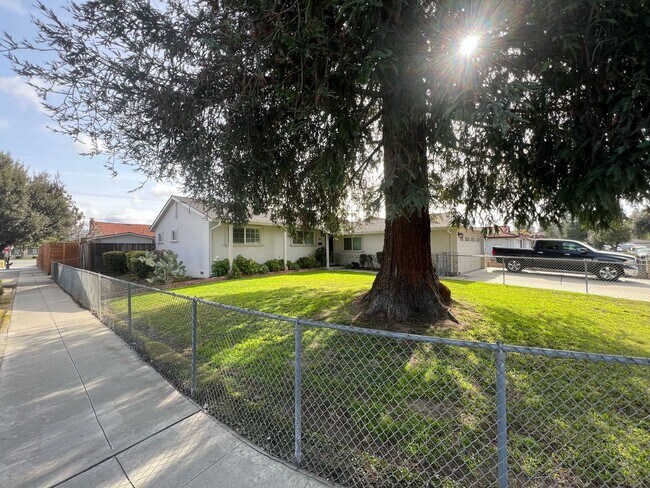 Photo - SAN JOSE - Well Maintained 3/2 In A Quiet ... House