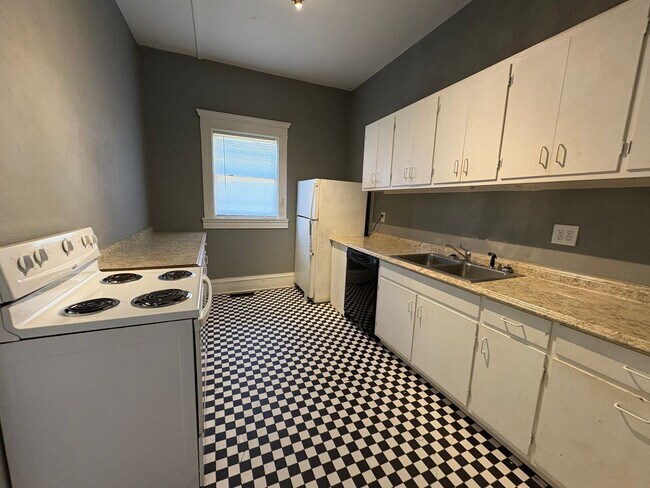 Foto del edificio - 2585 Napier Ave