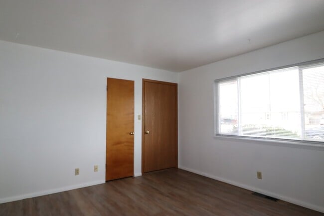 Building Photo - Cozy 2 Bedroom Ranch Duplex $1000/monthly