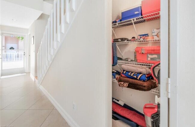 Foto del edificio - 1044 Woodshire Ln