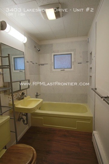 Foto del edificio - 3403 Lakeshore Dr