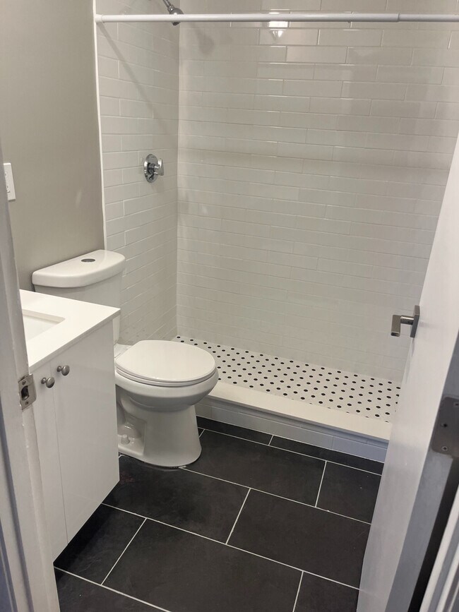 Foto del edificio - 10 Parker Hill Ave