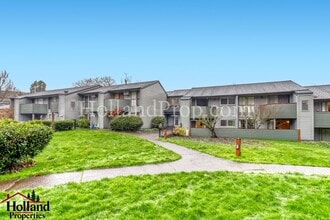 Building Photo - 8747 SW Brightfield Cir