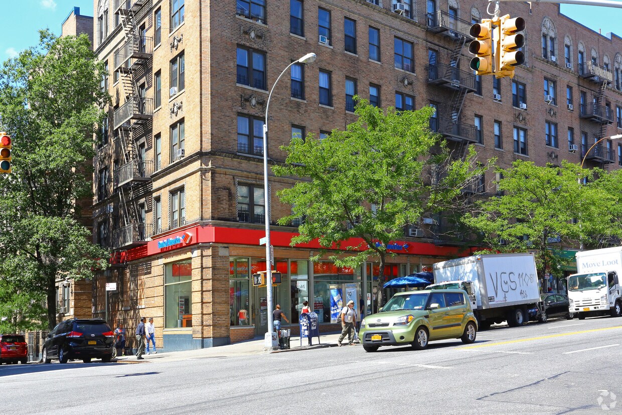 Building Photo - 4061 Broadway