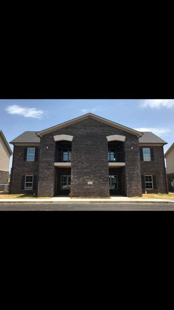 Foto principal - 5878 Old Nashville Rd