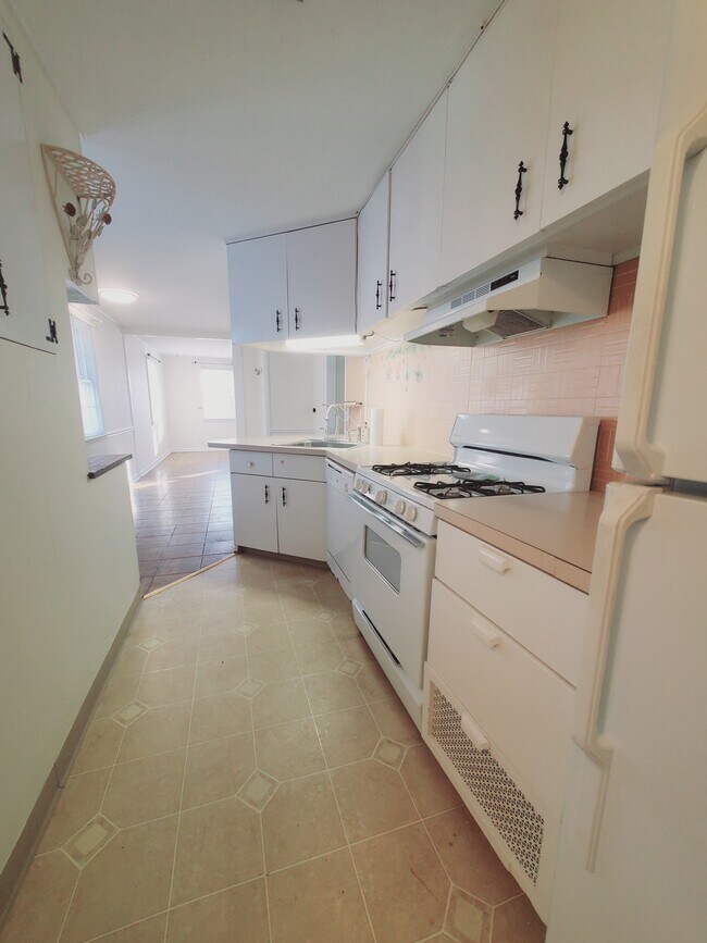 Foto del edificio - 36 Givens Ave