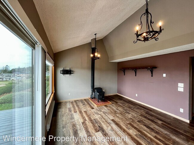 Foto del edificio - 2 br, 1 bath House - 38012 BAY STREET