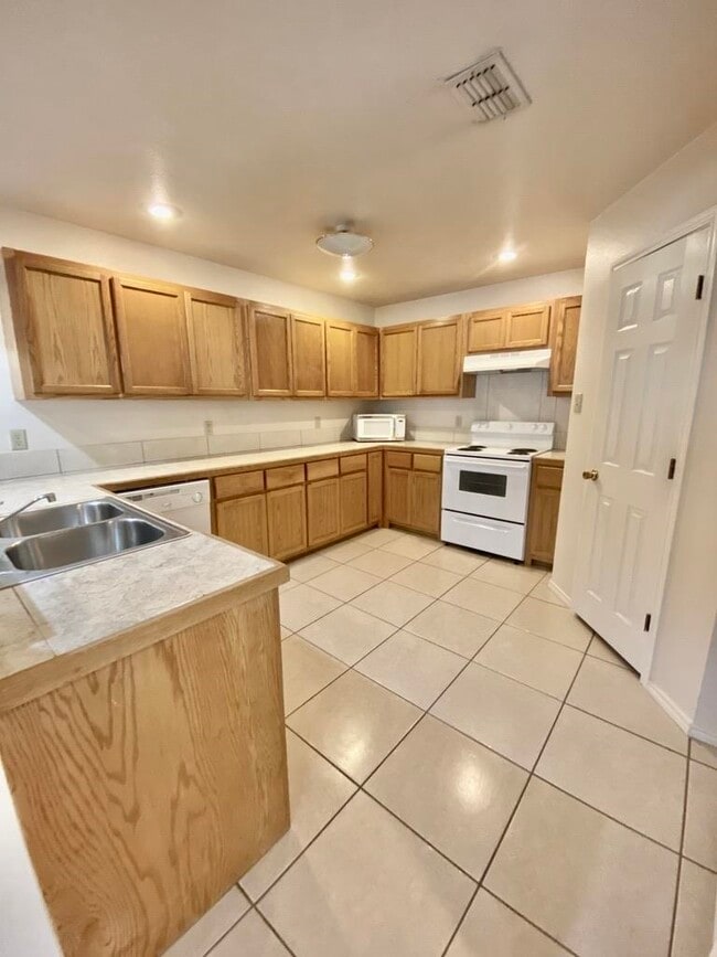 Building Photo - 100 Ramon Cardenas Dr
