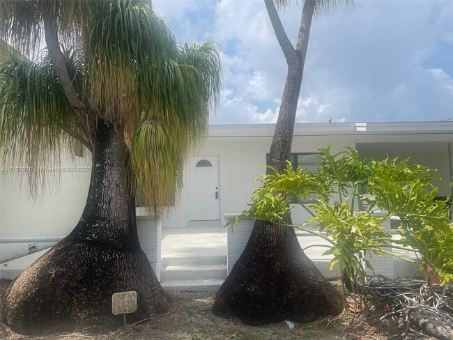 Building Photo - 9320 SW 125th Terrace