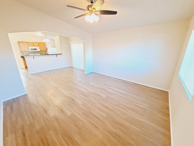 Foto del edificio - 3 bed 2 bath home 1389 sq ft in Huning Ranch