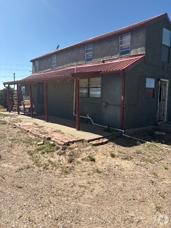 Building Photo - 585 S Roosevelt Rd U