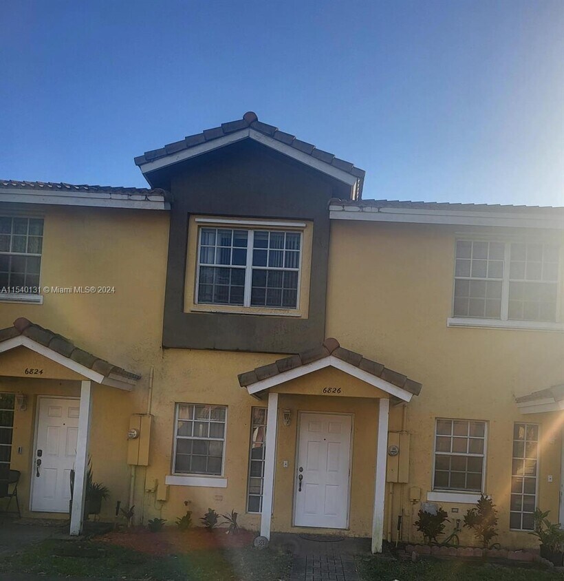 Foto principal - 6826 Sienna Club Dr