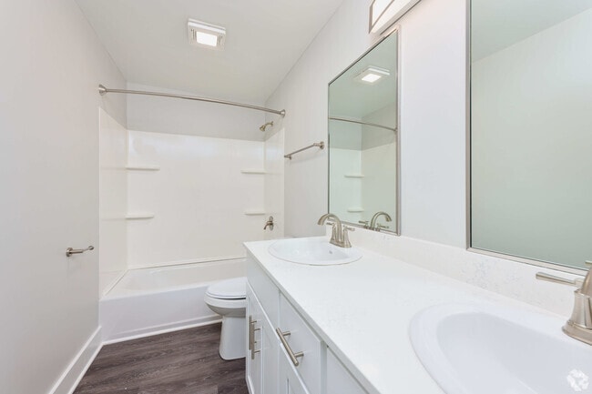 2BR, 1.5BA - 1,047SF - Bathroom - Valley Brook Townhomes