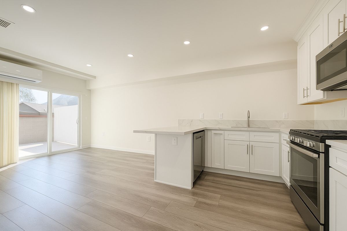 Foto principal - 5244 Whitsett Ave