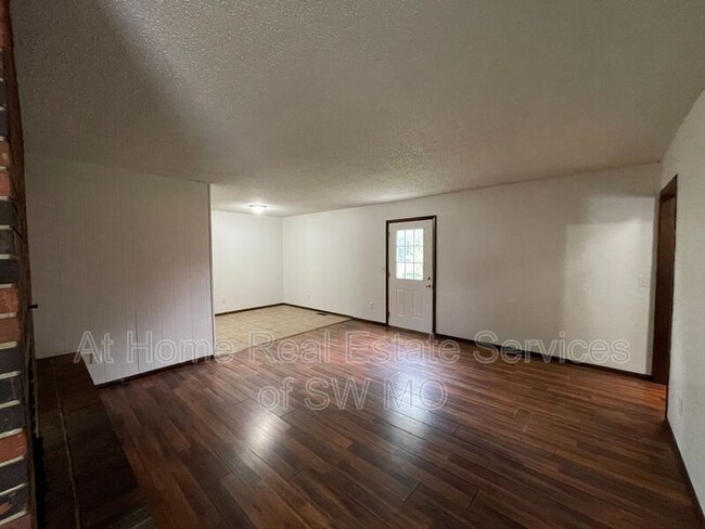 Foto del edificio - 3356 E Whiteside St