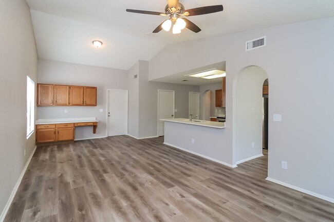 Foto del edificio - 8415 W Sunnyslope Lane