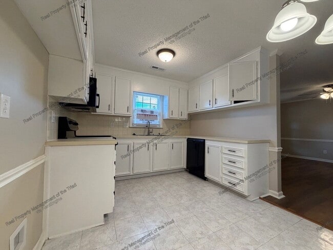 Building Photo - 243 Olde Vineyard Ct