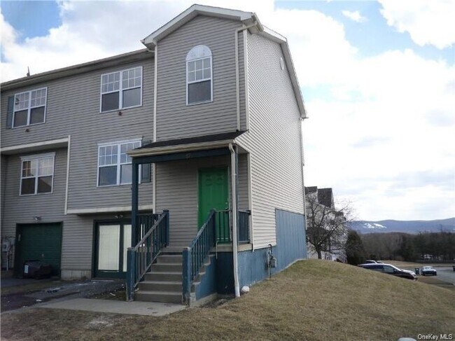 Building Photo - 47 Helene Rd