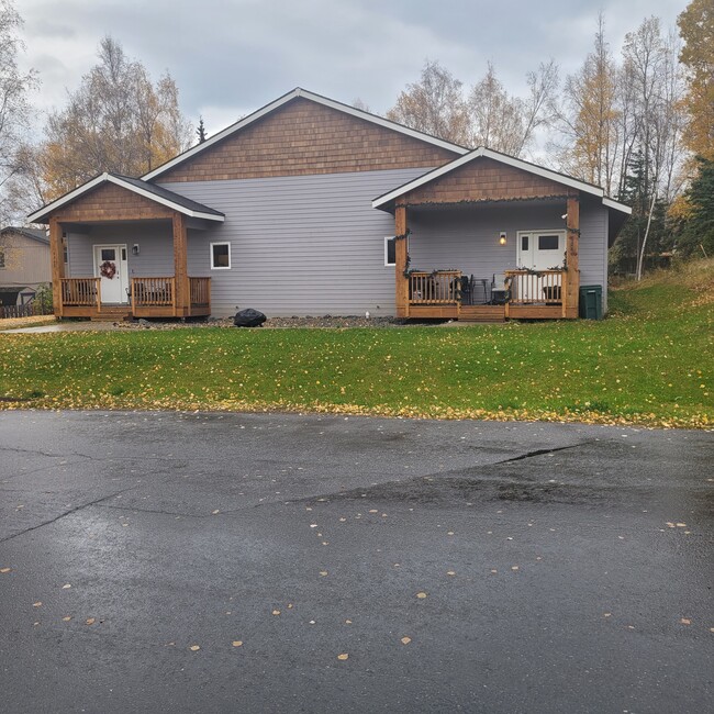 Building Photo - 8244 Rovenna St