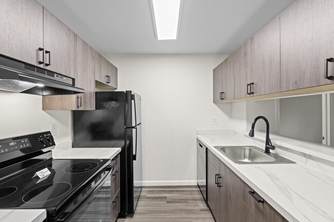 Building Photo - Foxrun Apartments