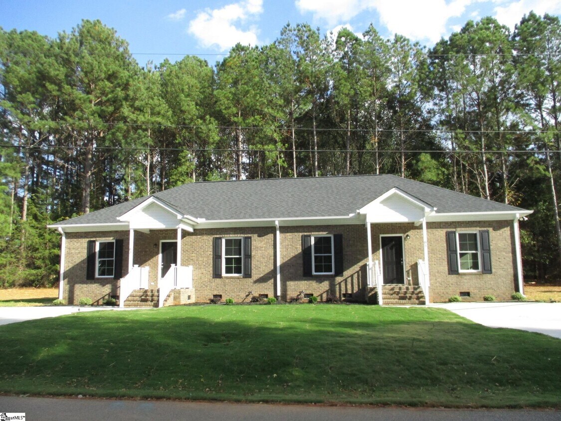 Foto principal - 91 Cunningham Rd