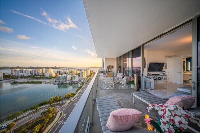 Foto del edificio - 1155 N Gulfstream Ave